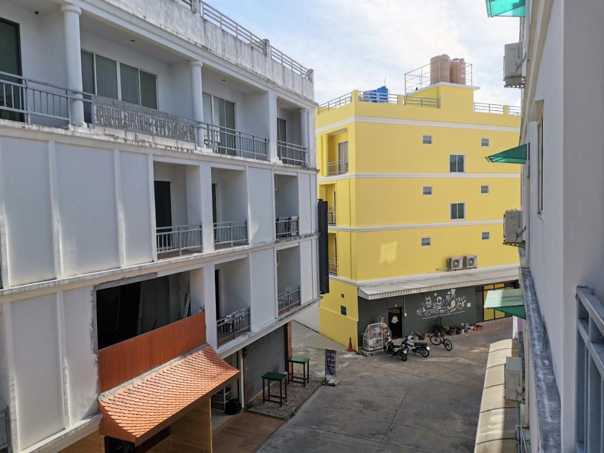 Sure Guesthouse Kamala Beach Eksteriør billede